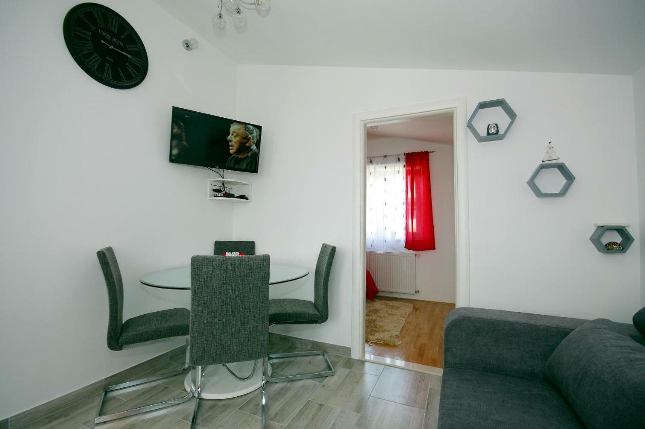Apartment Ivan Kaštel Sućurac Buitenkant foto
