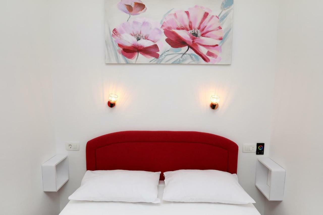 Apartment Ivan Kaštel Sućurac Buitenkant foto